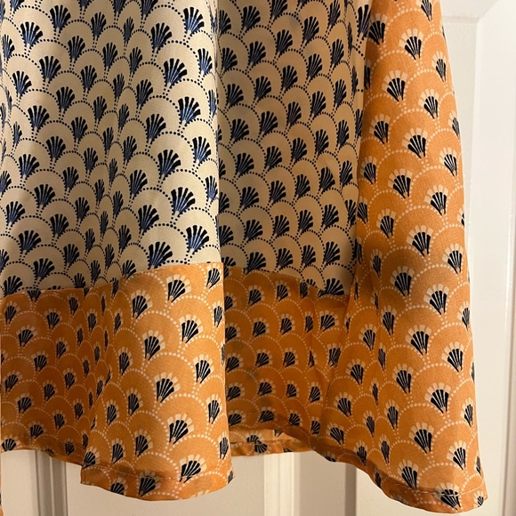 Silky Patterned Elodie Peach Tank Top - Picture 2 of 4